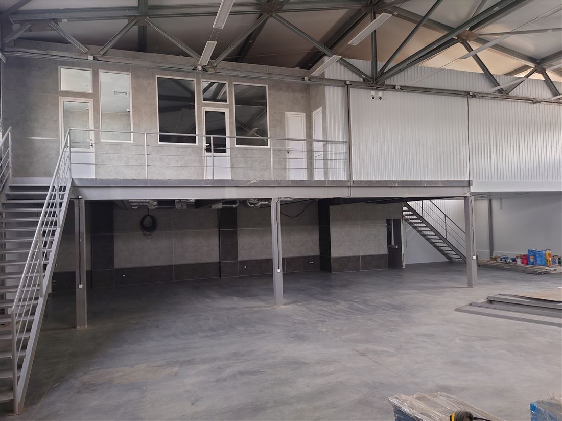 Сдам в аренду помещение свободного назначения 582 м.кв.