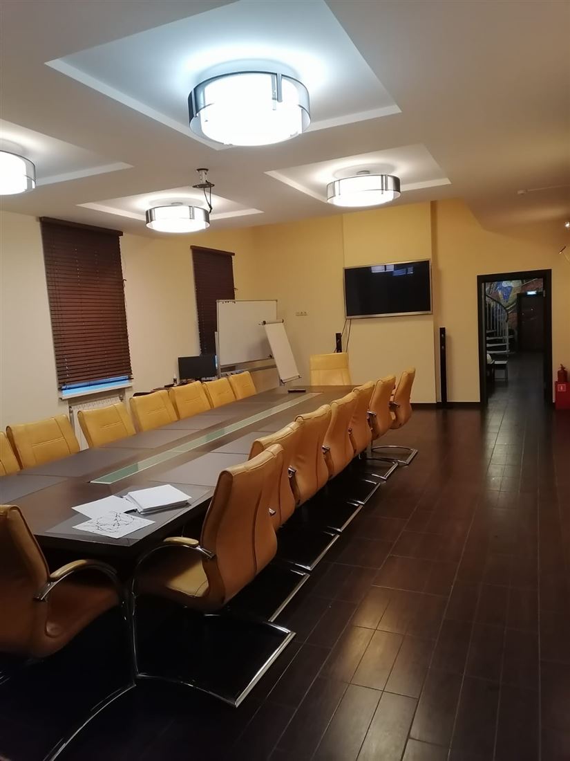 Продам помещение свободного назначения 5749 м.кв.