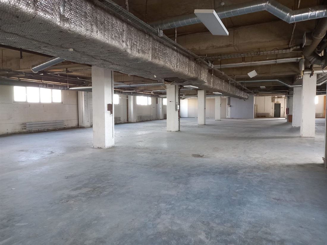 Сдам в аренду помещение свободного назначения 942.4 м.кв.