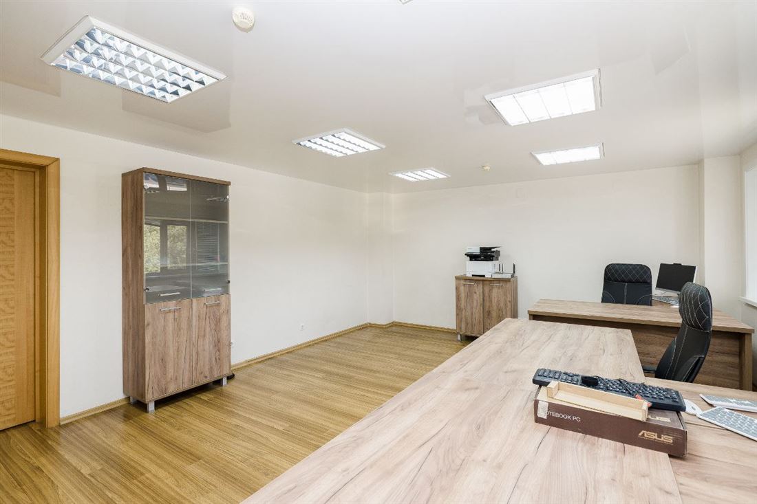 Продам помещение свободного назначения 2408.2 м.кв.