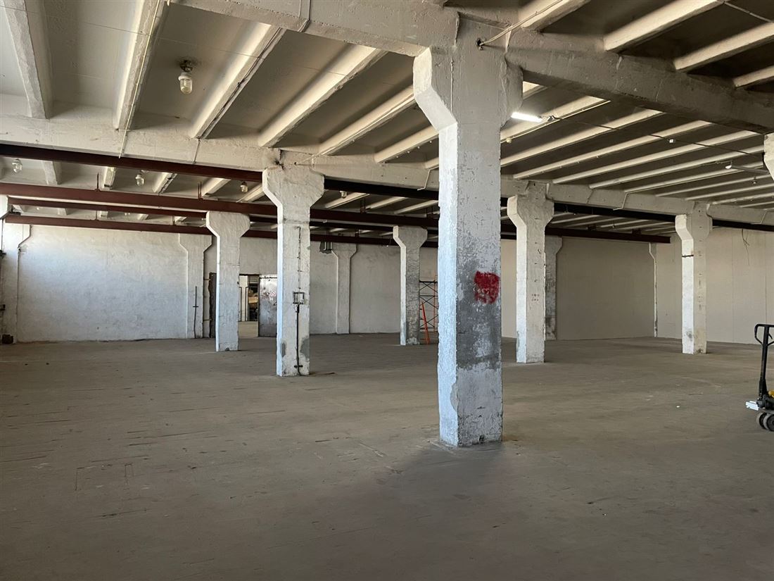 Сдам в аренду помещение свободного назначения 2000 м.кв.